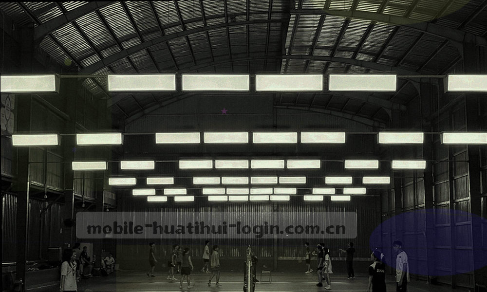 横向版本脉络示意：多个节点由细线串联，最右侧节点为橙色实心方块